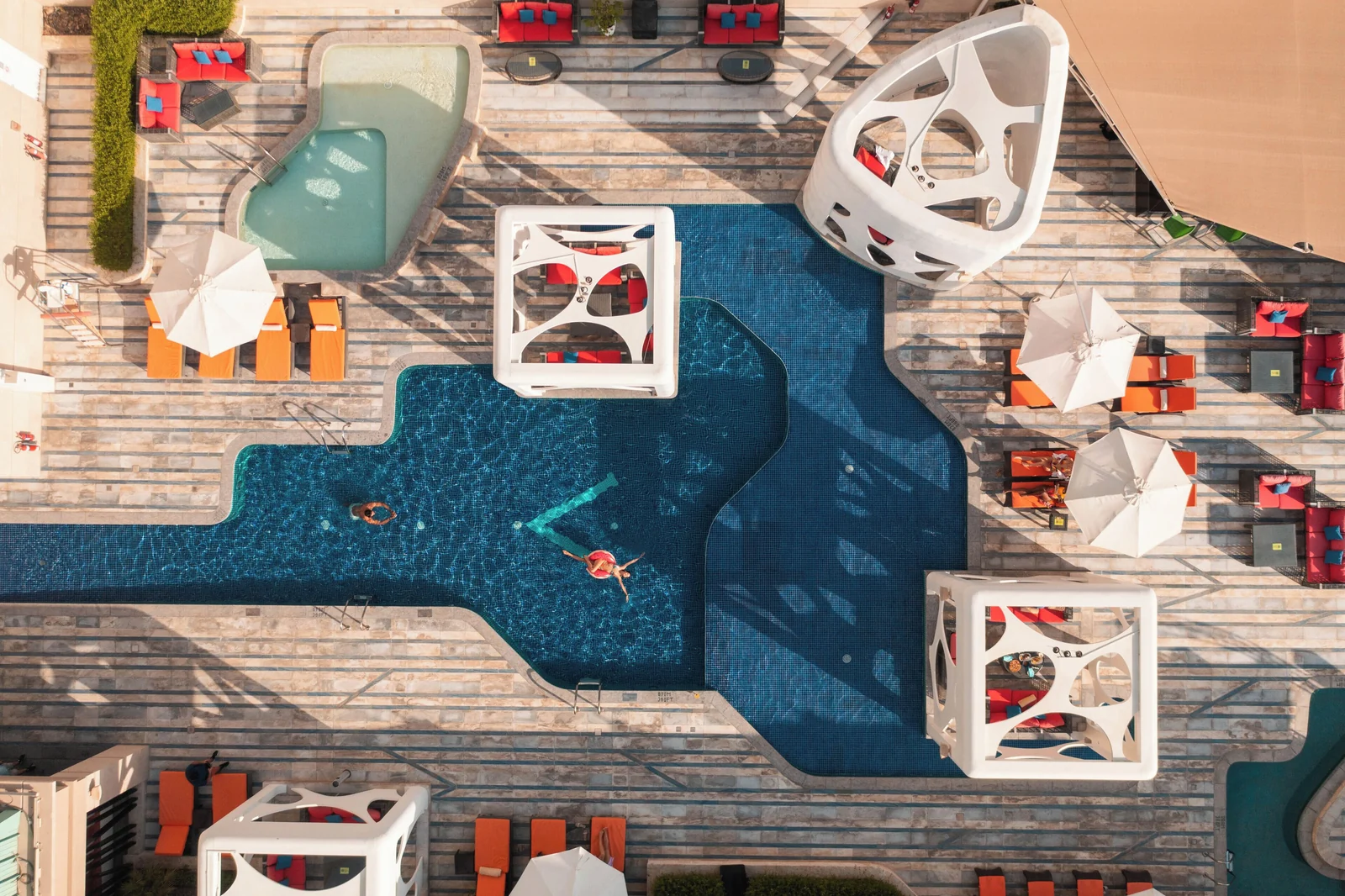 V Hotel Dubai, Curio Collection by Hilton, Business Bay